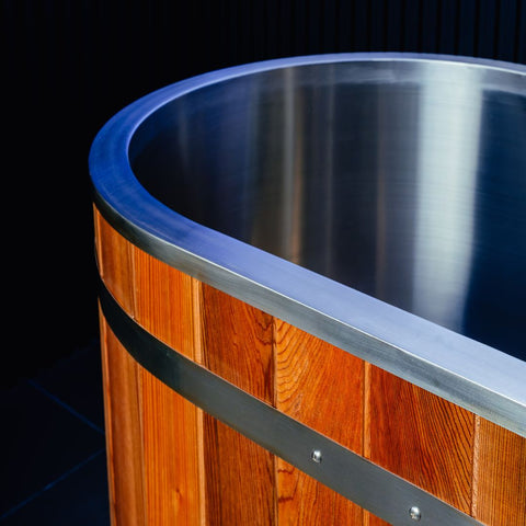 Luxe Ice Bath with 1.4 HP Pro Chiller